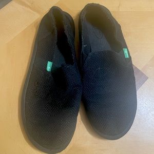 Sanuk shoes